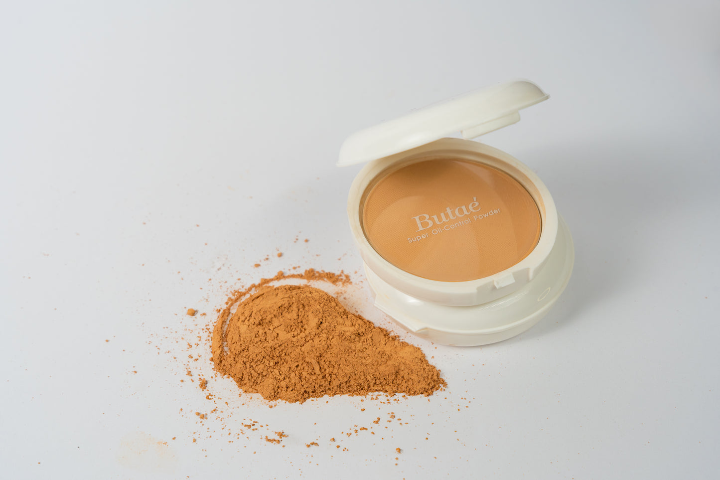 OIL CONTROL POWDER بودرة أساس للوجه سوبر أويل كونترول